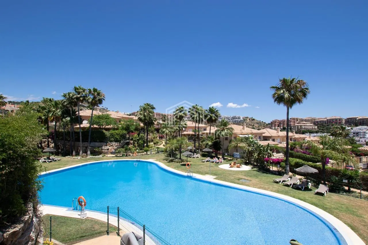 Spacious Perfectly Maintained House With Private Garden And Communal Pool In Riviera Del Sol Villa Malaga